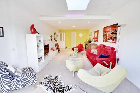 39 Betchworth Avenue, Earley, Reading, RG6 7RH