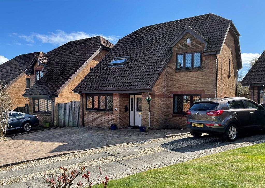Eriskay Crescent, Newton Mearns... 4 bed house £325,000