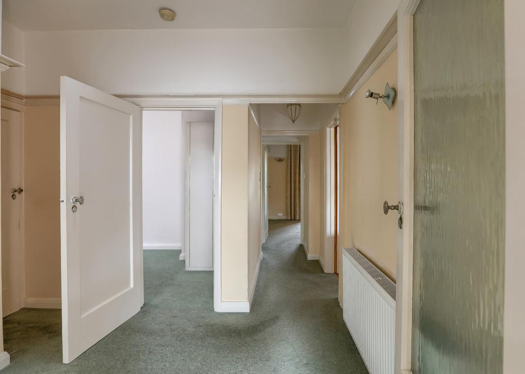 Salisbury Road, Worcester Park, United Kingdom, KT4 3 bed bungalow £