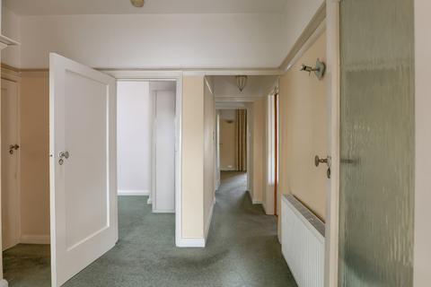 19 Salisbury Road, Worcester Park, KT4 7DF