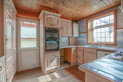 19 Salisbury Road, Worcester Park, KT4 7DF