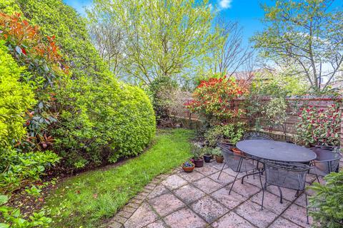 112 Plover Way, London, SE16 7TZ