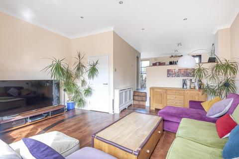 112 Plover Way, London, SE16 7TZ