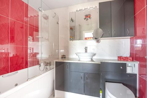 112 Plover Way, London, SE16 7TZ