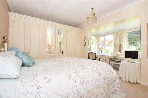 15 Cornwallis Gardens, Broadstairs, CT10 1DW