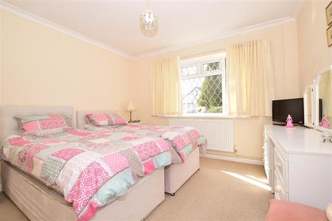 15 Cornwallis Gardens, Broadstairs, CT10 1DW