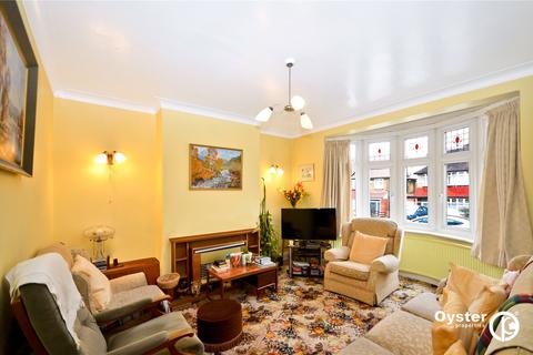 30 Ravenscraig Road, London, N11 1AD