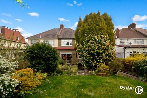 30 Ravenscraig Road, London, N11 1AD
