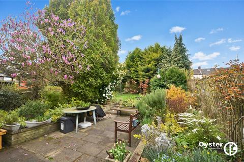 30 Ravenscraig Road, London, N11 1AD