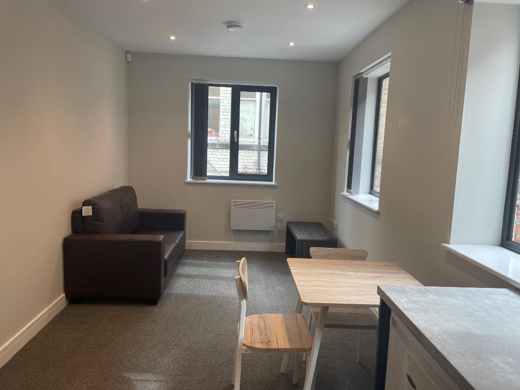 Paradise Square, Sheffield, S1 1 bed flat £675 pcm (£156 pw)