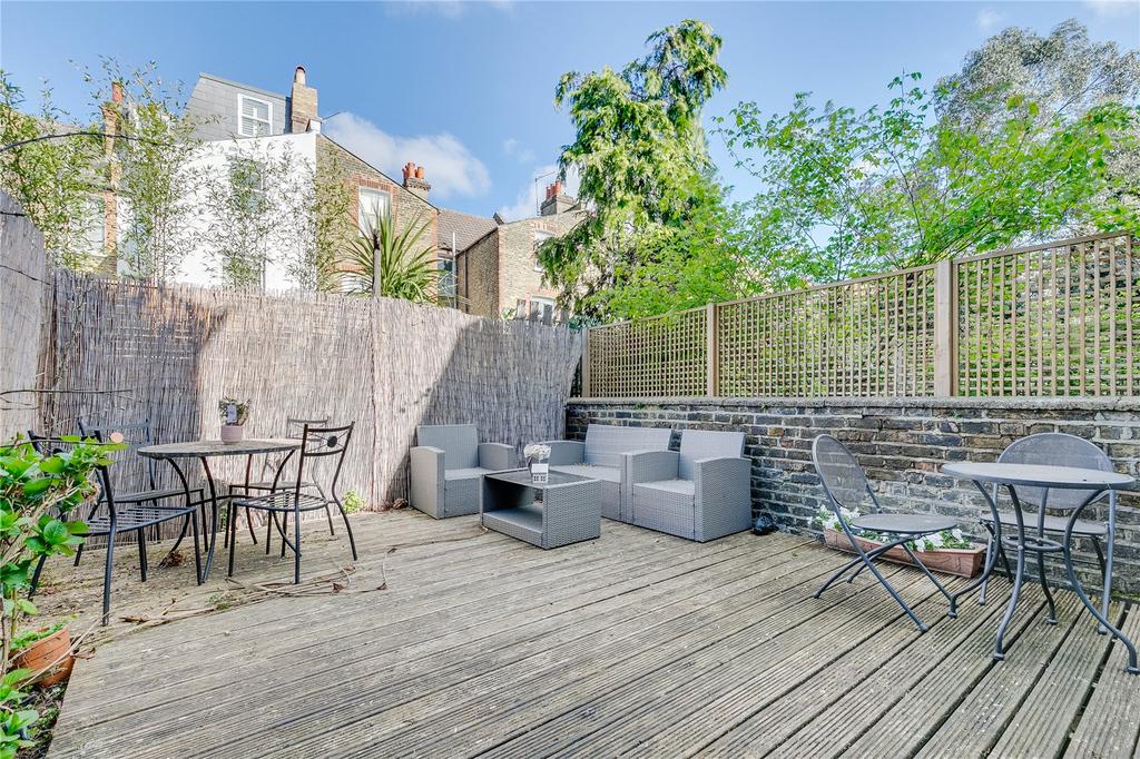 Rosebury Road, Sands End, Fulham, London 3 bed flat £855,000
