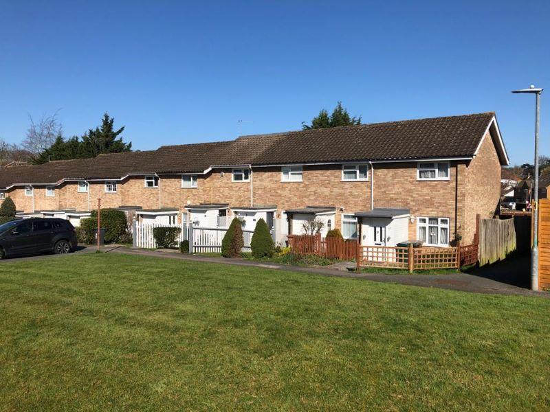 Gibbs Couch, Carpenders Park, Watford... 2 bed terraced house £365,000