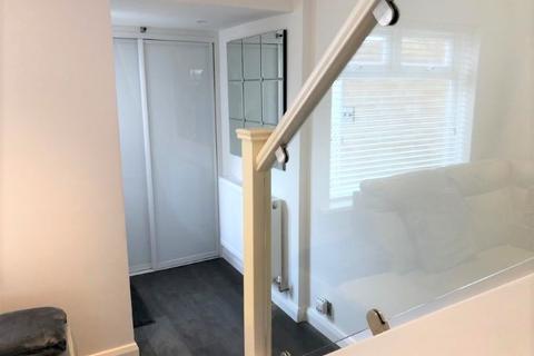 31 Gibbs Couch, Watford, WD19 5EG