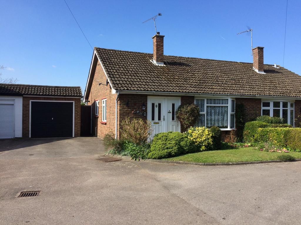 Ongar Road, Kelvedon Hatch CM15 2 bed semi-detached bungalow - £375,000