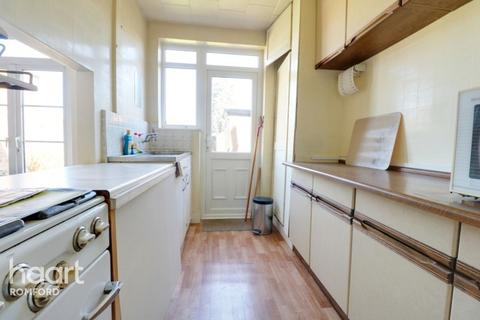 120 Willow Street, Romford, RM7 7JH