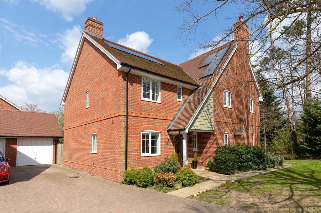 Phillips Close, Wokingham, Berkshire, RG41 3 bed semidetached house