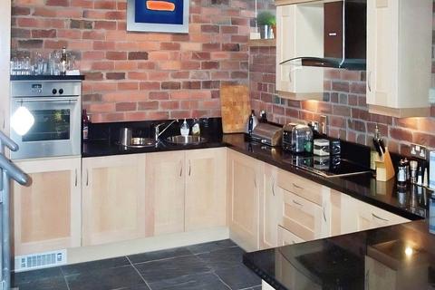 undefined, High Street, Heckmondwike, WF16