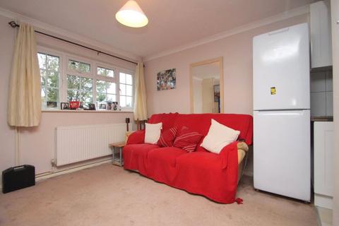 1 bedroom end of terrace house to rent, Oakwood Court, Clews Lane, Bisley, Woking, GU24