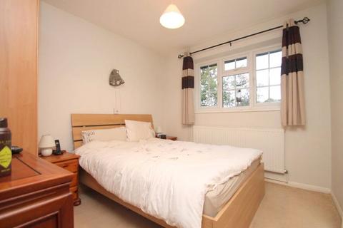 1 bedroom end of terrace house to rent, Oakwood Court, Clews Lane, Bisley, Woking, GU24