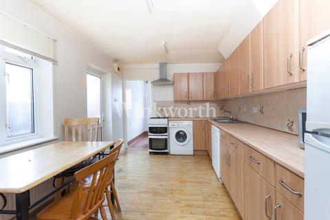 77 Winchelsea Road, London, N17 6XL