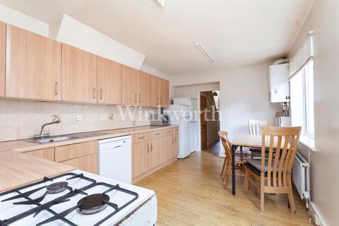 77 Winchelsea Road, London, N17 6XL