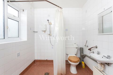 77 Winchelsea Road, London, N17 6XL