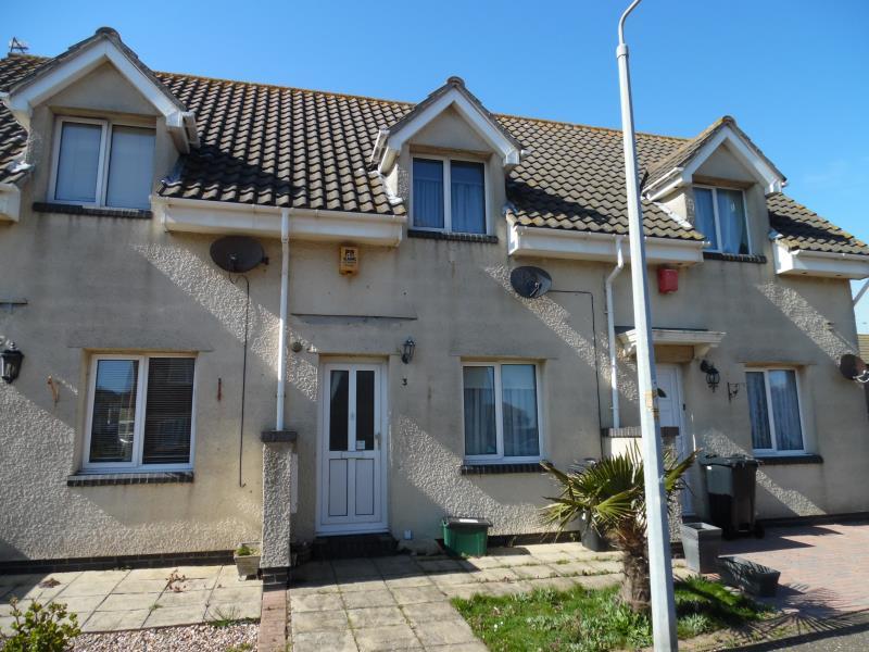 Weymouth Close, ClactononSea, Essex 2 bed terraced house £750 pcm