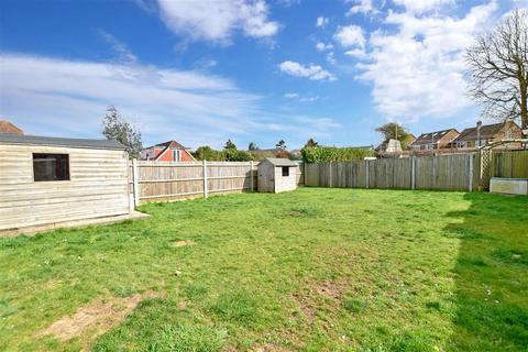 13 King George Road, Chatham, ME5 0TX