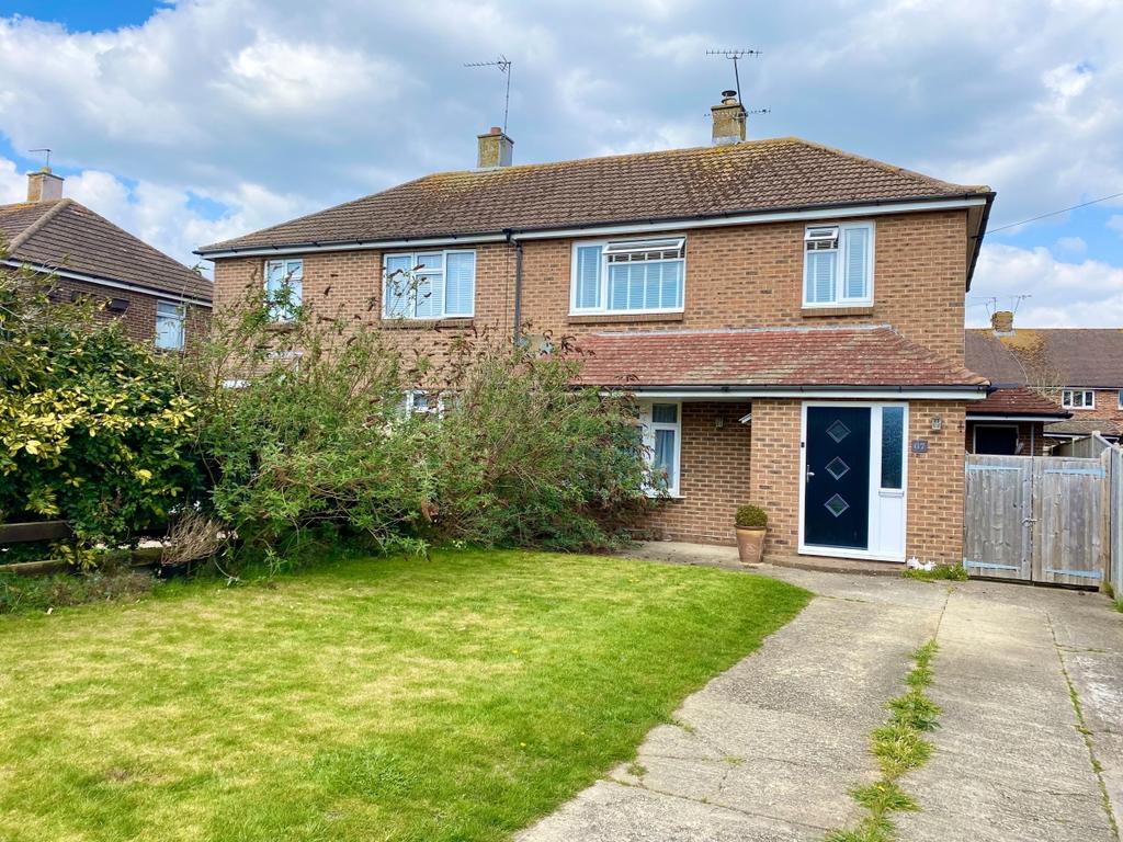 Roundstone Drive East Preston BN16 3 bed semidetached house £1,350