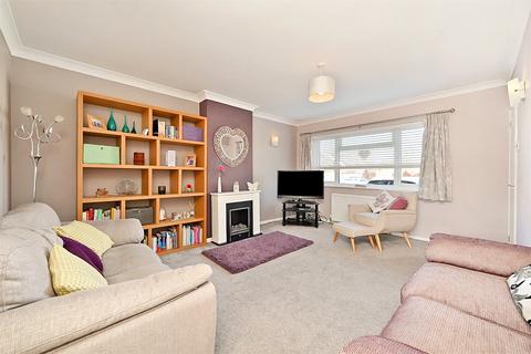 30 Bramble Drive, Hailsham, BN27 3EG