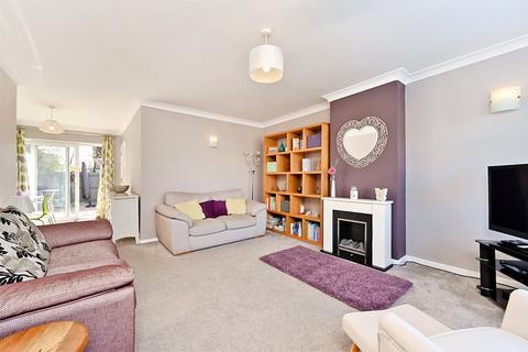 30 Bramble Drive, Hailsham, BN27 3EG