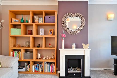30 Bramble Drive, Hailsham, BN27 3EG
