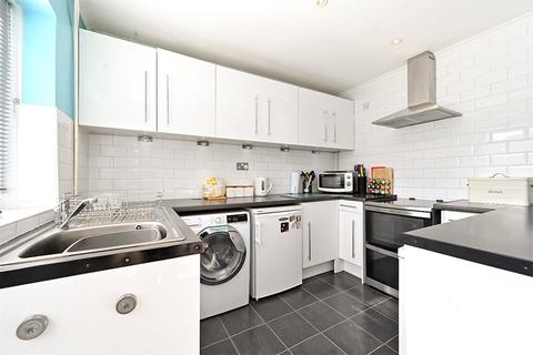 30 Bramble Drive, Hailsham, BN27 3EG