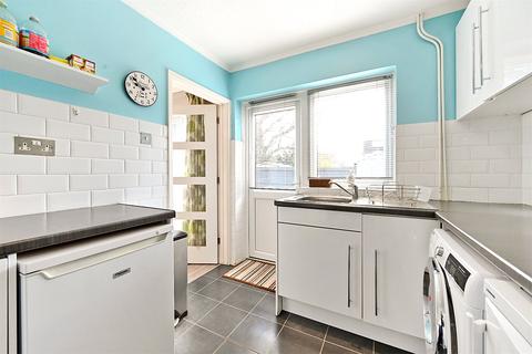 30 Bramble Drive, Hailsham, BN27 3EG