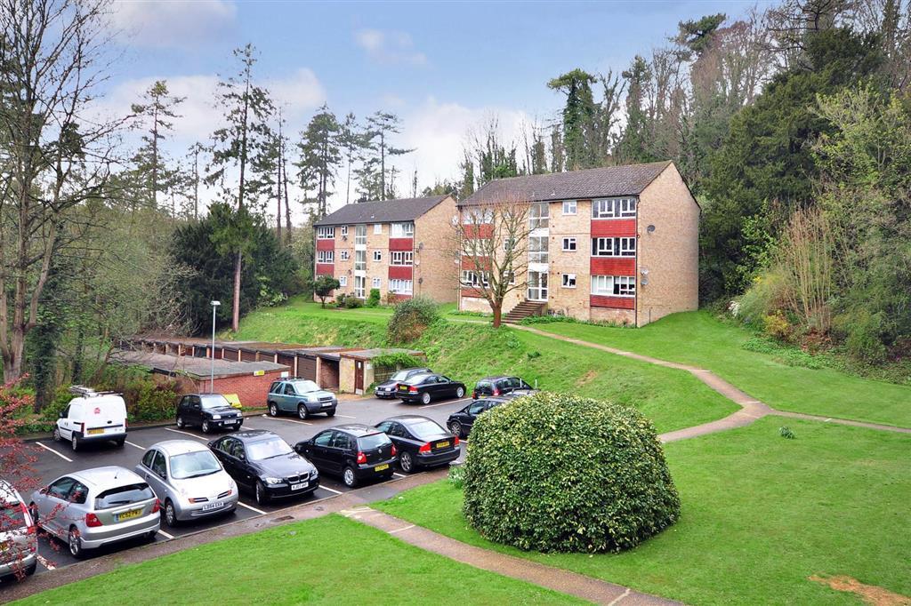 Hill, Warlingham, Surrey 2 bed apartment £265,000