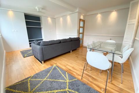 2 bedroom apartment to rent, Imogen Court, Regent Park, Salford, Manchester, M5 4TQ