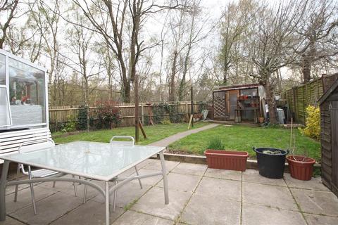 5 Abbeyfields Close, Netley Abbey, Southampton, SO31 5GR