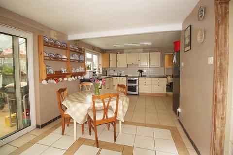 5 Abbeyfields Close, Netley Abbey, Southampton, SO31 5GR