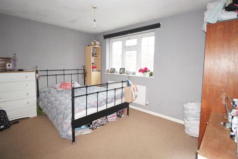 5 Abbeyfields Close, Netley Abbey, Southampton, SO31 5GR