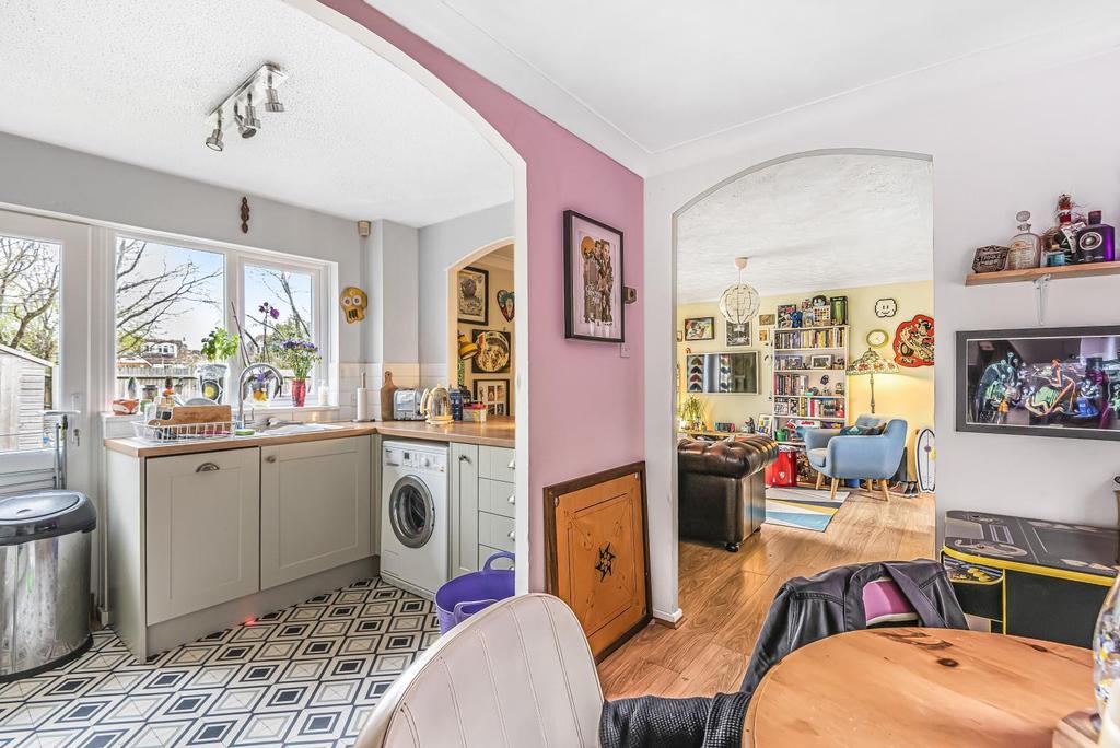 Wych Hill Park, Woking, GU22 3 bed end of terrace house £410,000