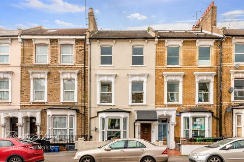 45b Rectory Road, London, N16 7PP