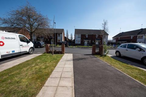 2 bedroom terraced house to rent, Landos Road, Manchester