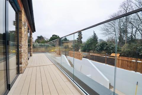 Flat 3, 13 Carlton Road, London, W5 2AW