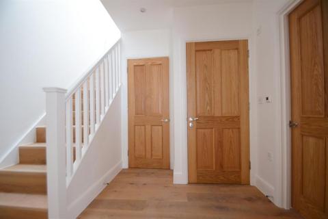 Flat 3, 13 Carlton Road, London, W5 2AW