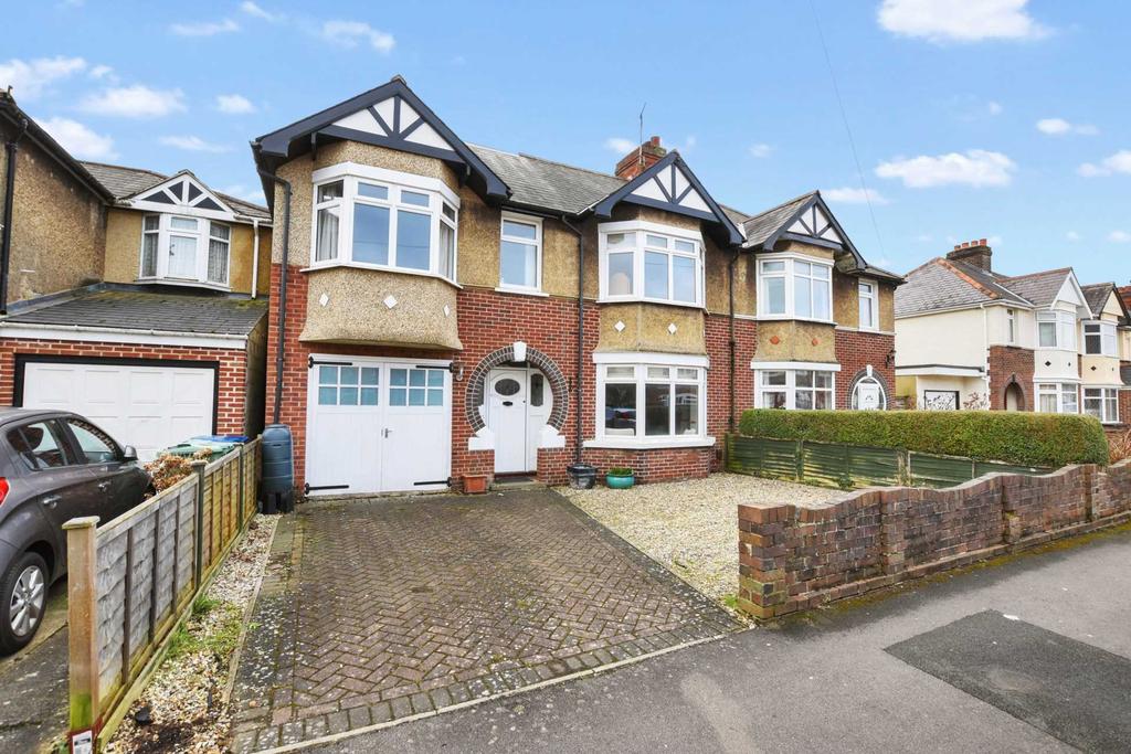 Westbury Crescent, Oxford 4 bed semidetached house £2,150 pcm (£496 pw)