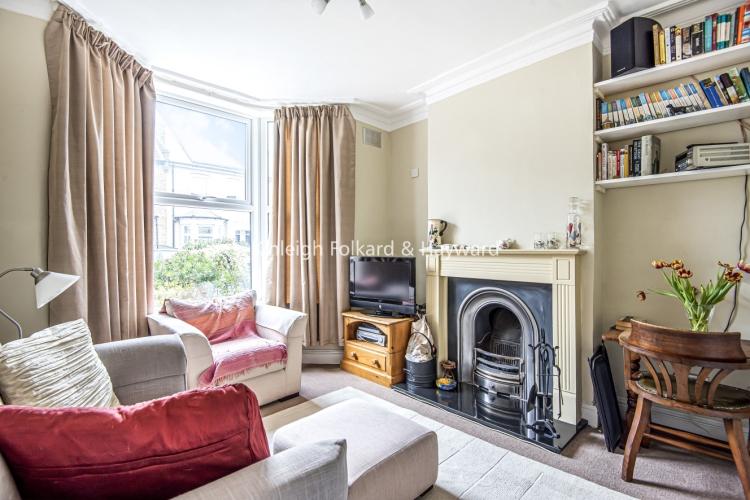 Waite Davies Road London SE12 3 bed end of terrace house £1,600 pcm