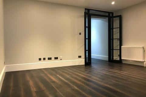 2 bedroom flat to rent, 10a Offley Road, London