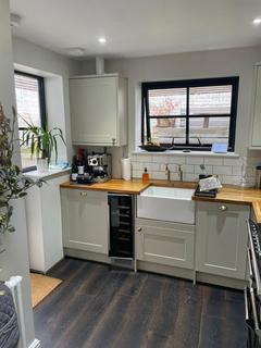 2 bedroom flat to rent, 10a Offley Road, London