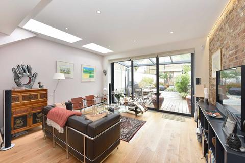 21 Dane Road, London, W13 9AQ