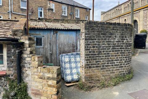 1 Church Square, Broadstairs, CT10 1HB